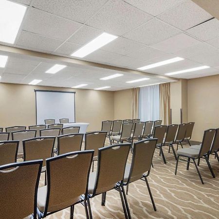 คอมฟอร์ต อินน์ แอนด์ สวีท - เนียร์ โรบินส์ แอร์ฟอร์ซเบส เมนเกท วอร์เนอร์ โรบินส์ ภายนอก รูปภาพ